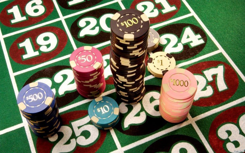 Philippines player accessing bingo app live casino on a smartphone