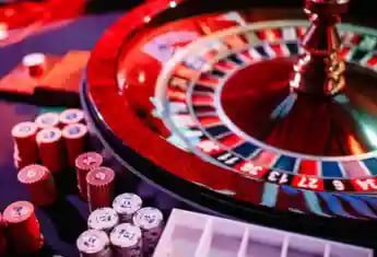 Philippines player selecting bingo cards on bingo app mobile browser